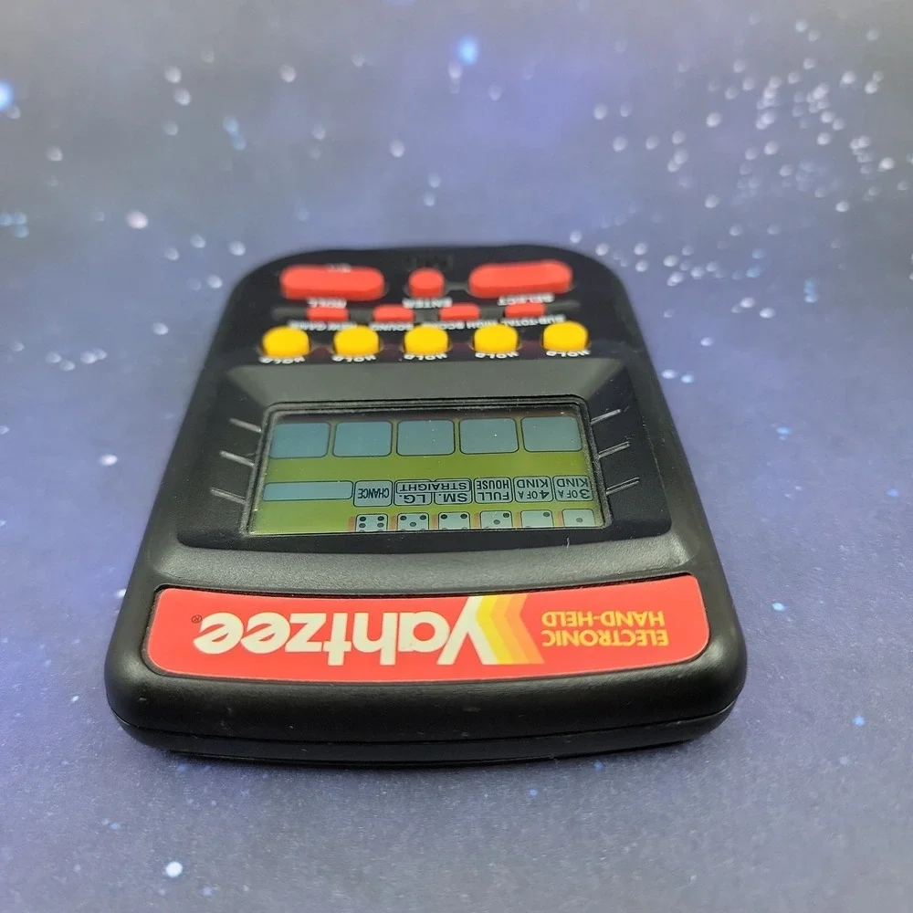Yahtzee Electronic Handheld Game 1995 Black MB Milton Bradley 4511 TESTED